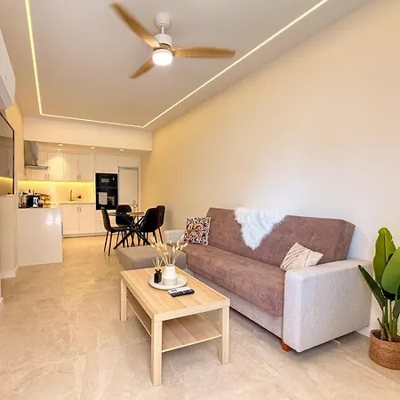 Peaceful 1 Bed Apt, Large Patio דירה
