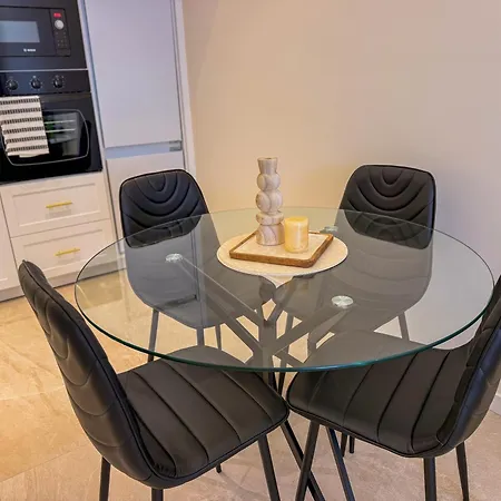 Peaceful 1 Bed Apt, Large Patio *