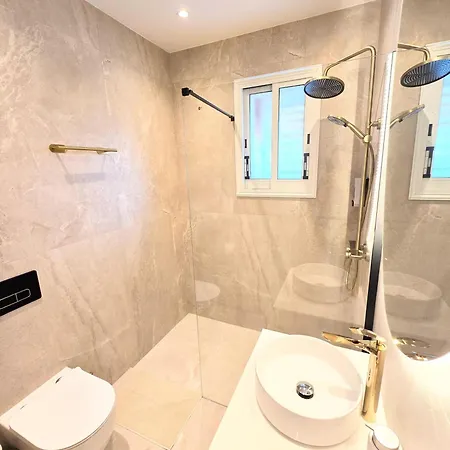 Peaceful 1 Bed Apt, Large Patio דירה פאפוס